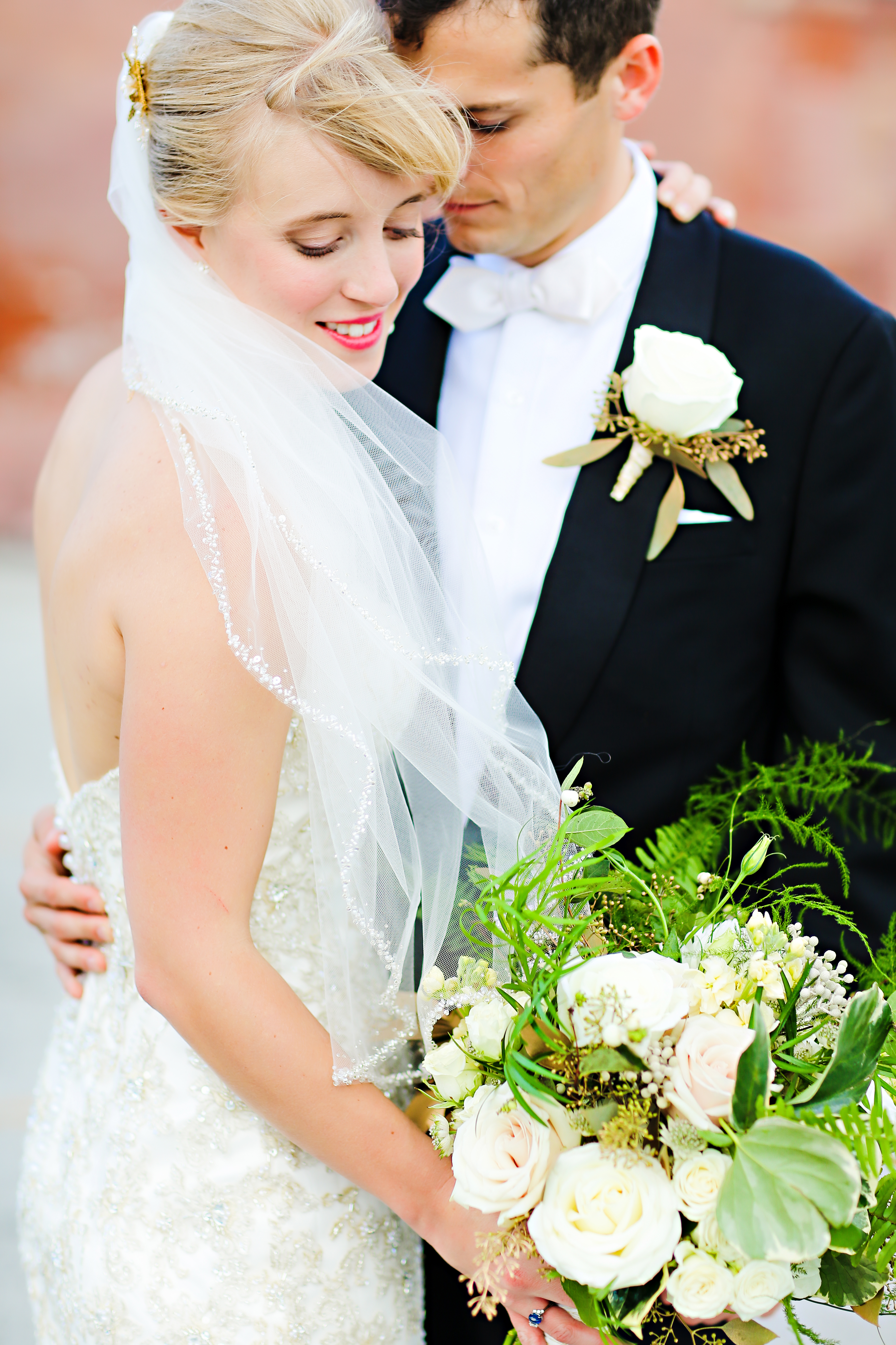 Bride and groom portraits | Jessica Strickland Photography and Jessica Dum Wedding Coordination
